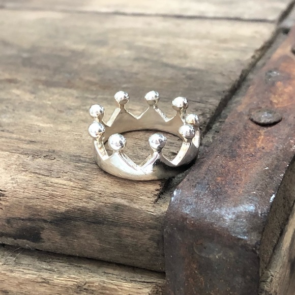Vintage Jewelry - 🔴SALE🔴 Sterling silver ring Sterling silver crown midi ring